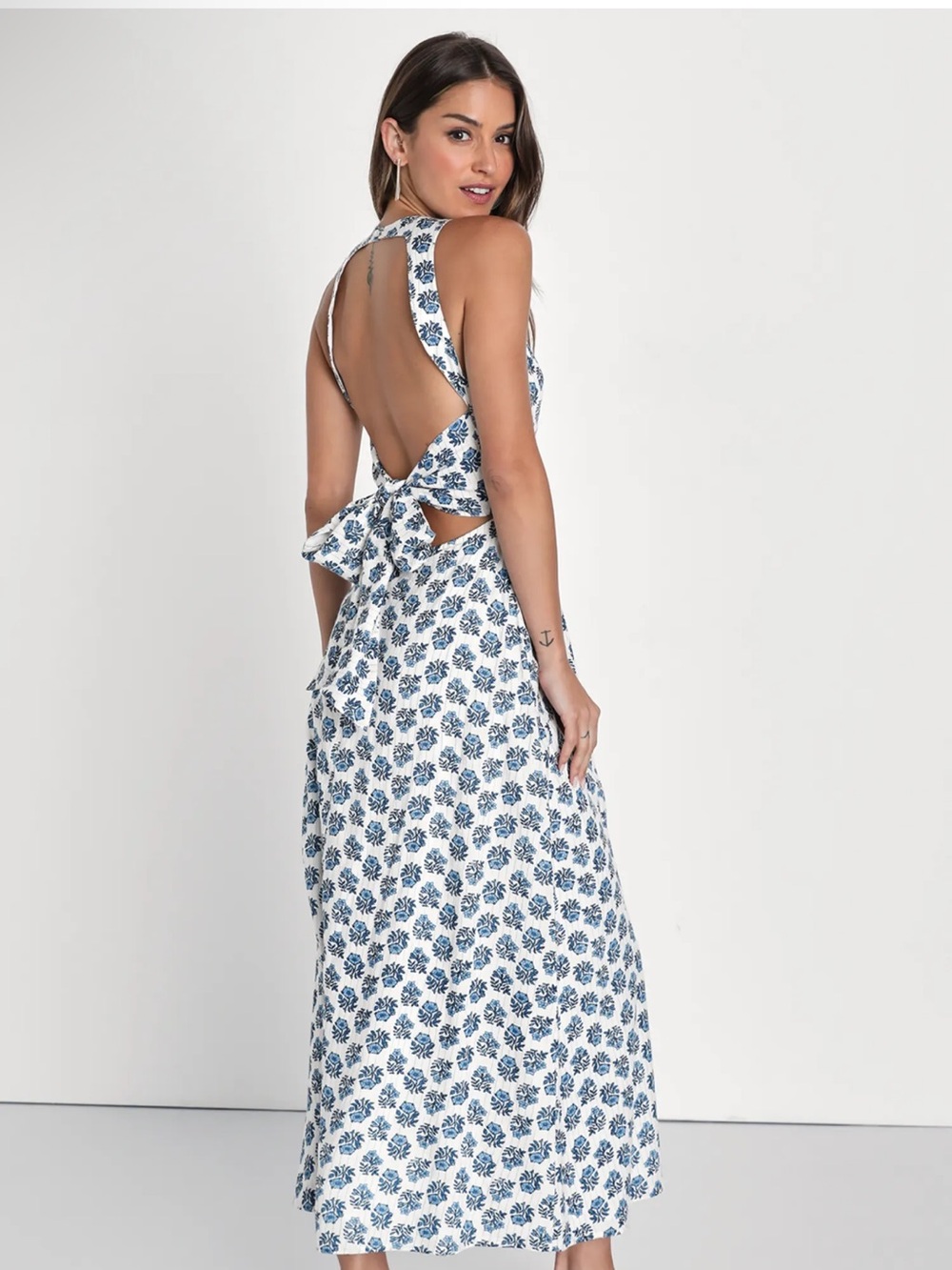 Lulus Flirty Fave Ivory Blue Floral Print Tie-Back Sleveless Midi Dress Sz Large - Picture 8 of 8